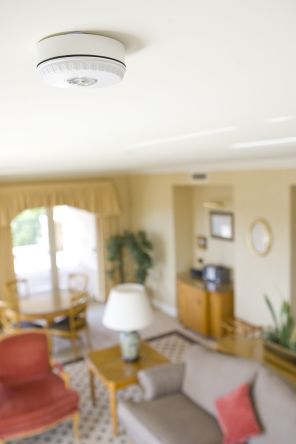 Fulleon Solista LX 系列 红色灯罩 LED 闪光 信号灯塔 SOL-LX-W/RF/W1/S, 9 → 60 V 直流, 壁挂式
		